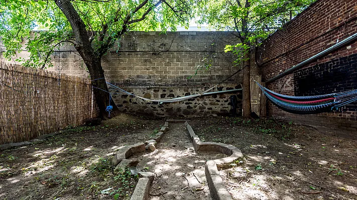 Rented by Nooklyn NYC LLC | media 30