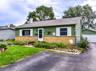 671 Pierce Ct, Grayslake, IL