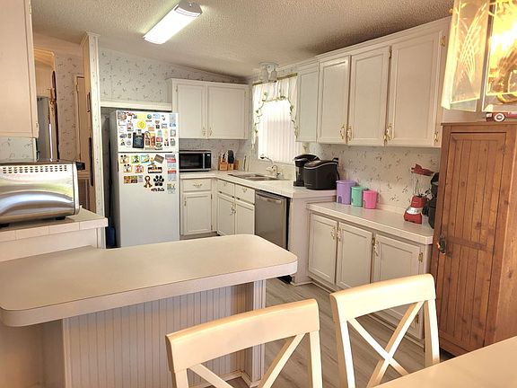 3rd image of 5827 Naples Dr #606
