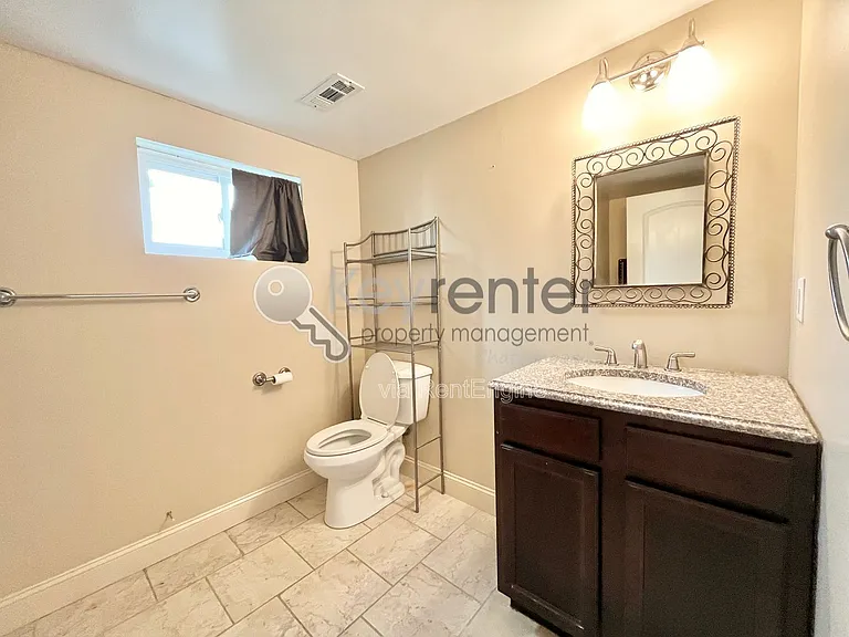 1216 Hanover St — Photo 25