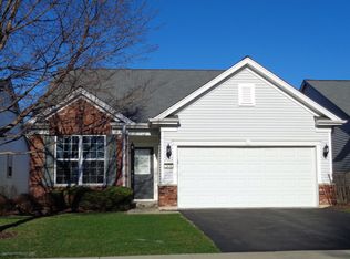 2878 Edgewater Dr, Elgin, IL 60124