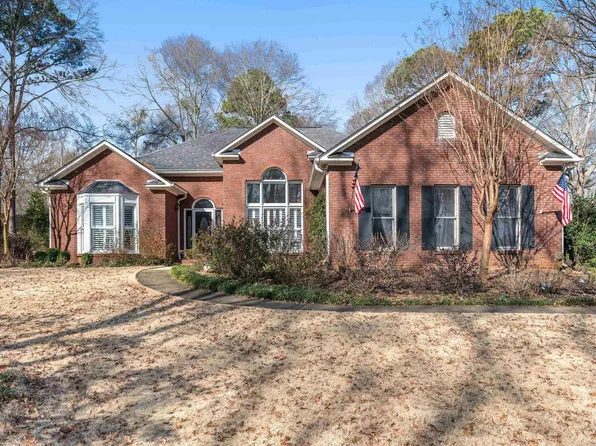 293 River Oaks Dr, Cropwell, AL 35054
