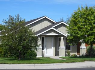 1215 NE 5th St, Redmond, OR 97756