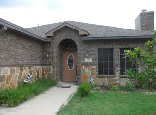 906 NE 32nd St, Grand Prairie, TX 75050