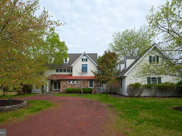 393 Hollow Horn Rd, Pipersville, PA 18947