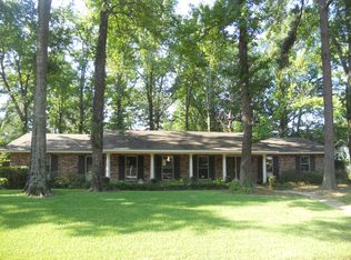 1615 Plantation Blvd, Jackson, MS 39211