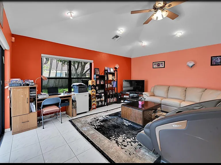 5200 NW 67th Ave — Photo 9
