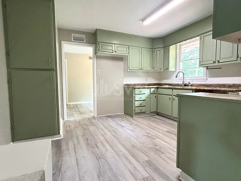 1104 Garland St — Photo 2