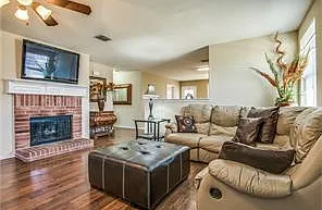 9554 Byron Dr — Photo 4
