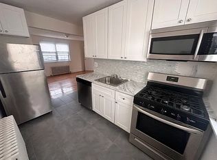224-17 67th Ave #2C, Oakland Gardens, NY 11364