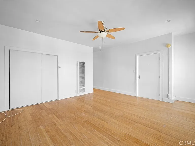 131 S Jackson St #301 — Photo 8