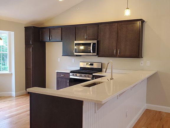 47 Winchester Drive - Kitchen