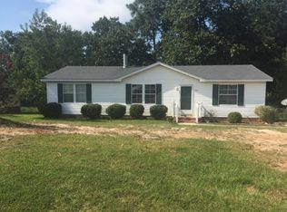 404 Jamestown Dr, Spring Lake, NC 28390