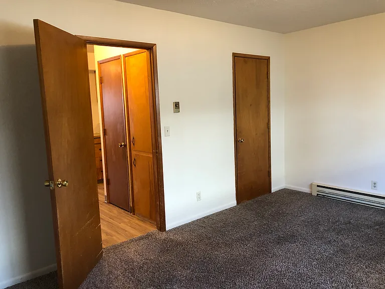951 SW Church St #2 — Photo 6