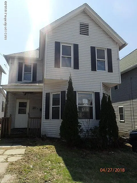 38 1/2 Canaan St photo 1