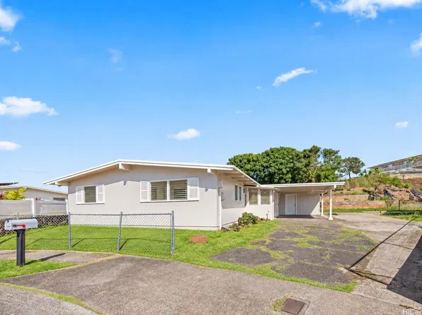 2220 Apoepoe St, Pearl City, HI 96782