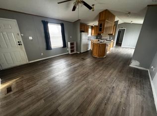 1102 E Spring St, Henrietta, TX 76365