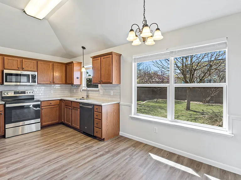 7807 Fieldstone Dr — Photo 8