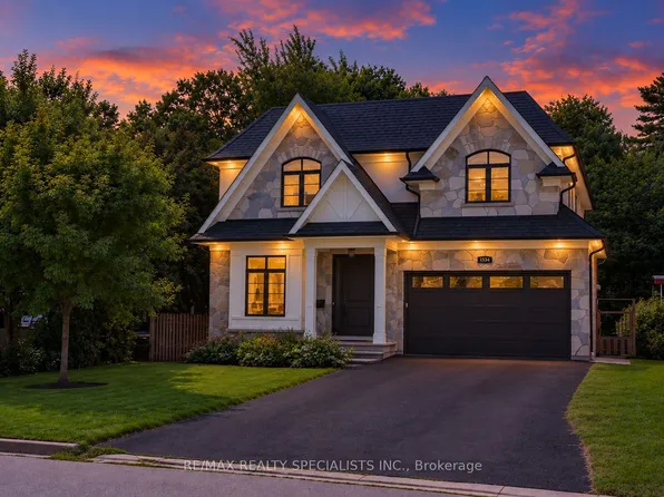 1534 Trotwood Ave, Mississauga, ON L5G 3Z9