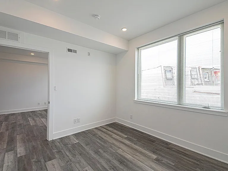 1245 Ridge Avenue — Photo 28