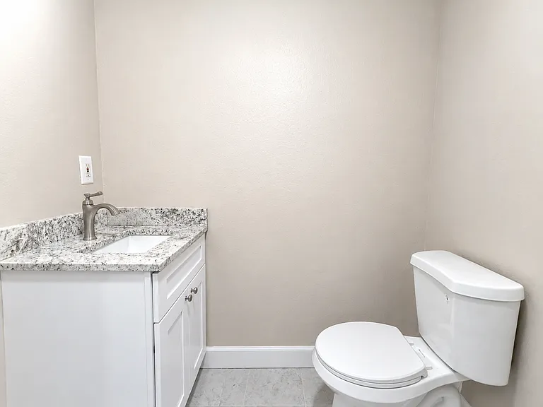 2124 W Chestnut St #1 — Photo 20