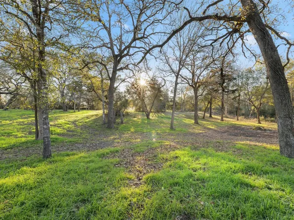 1038 County Road 207, Weimar, TX 78962