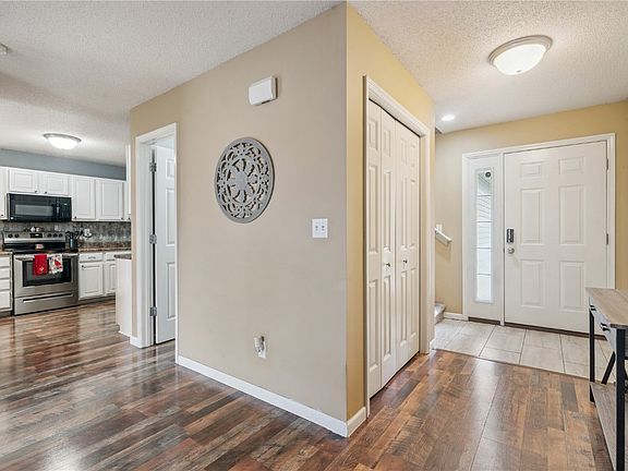 3rd image of 4420 Saratoga Ct