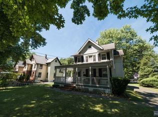 274 Tenafly Rd, Englewood, NJ 07631