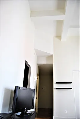 Rented by Berkshire Hathaway HomeServices New York Properties | media 20