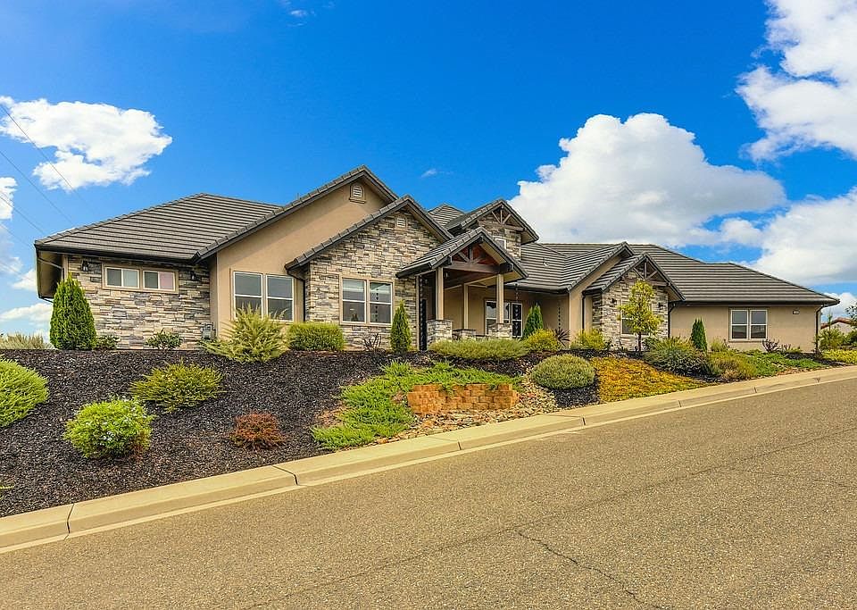 2nd image of 1835 Gavin Cir