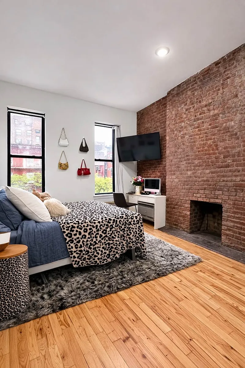 Building Photo - 67 W 73rd St #2C