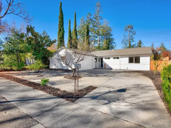 220 Highland Oaks Dr, Los Gatos, CA 95032