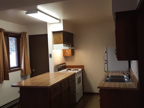 3rd image of 1509 E Baker St #D
