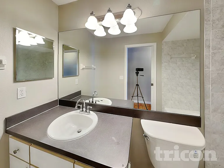 11008 Millbury Ct — Photo 17