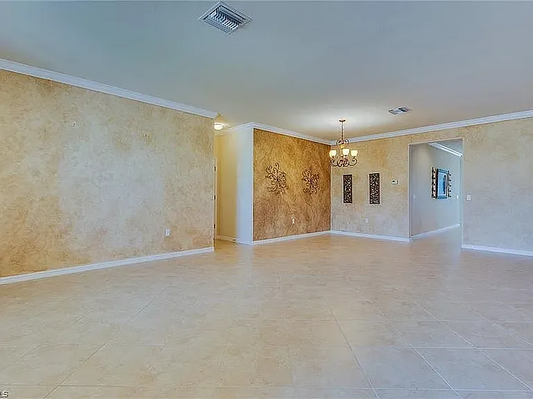 8063 Princeton Dr — Photo 29