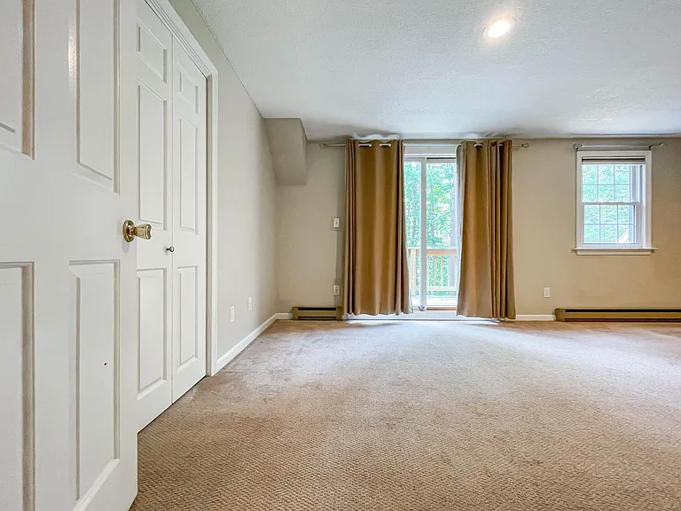 5 Dresden Ct — Photo 41