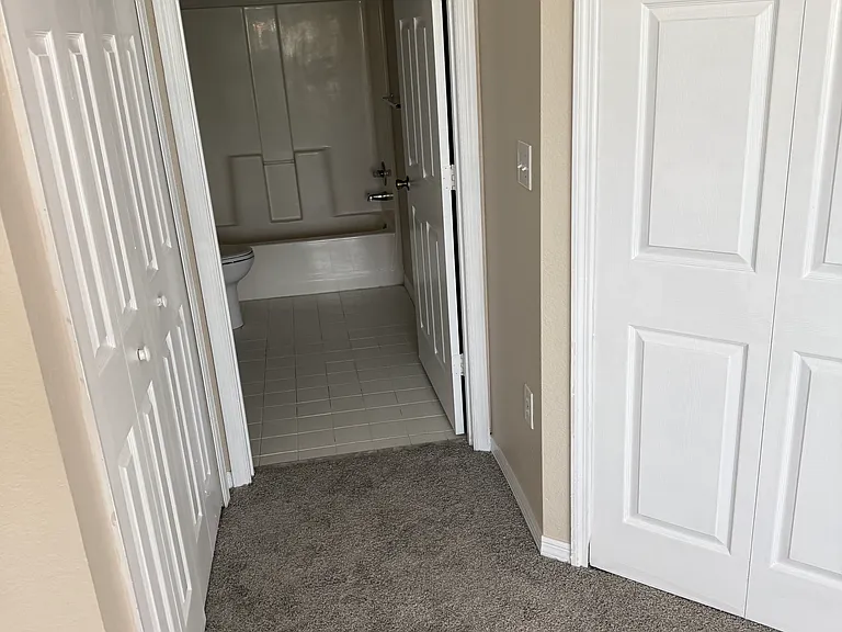 5475 Vineland Rd #8313 — Photo 31