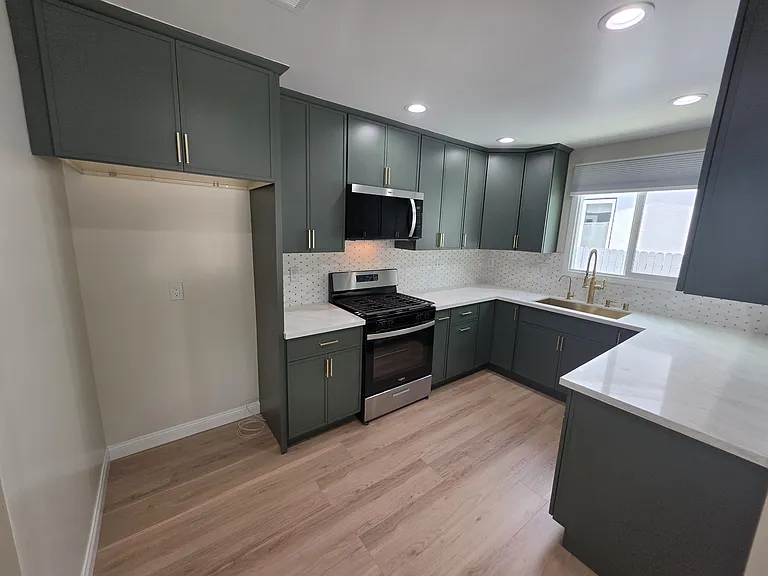 6829 Murietta Ave — Photo 4