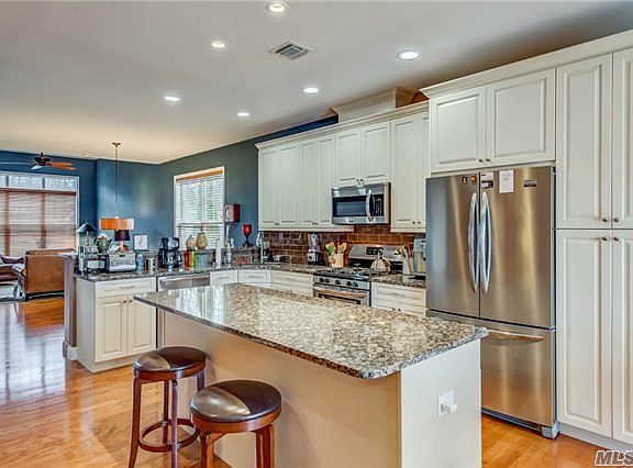 3rd image of 125 Cypress Pointe Ct