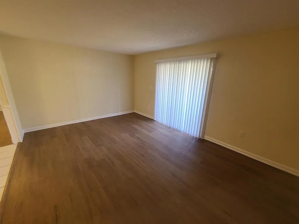 254 Ulster Ln. — Photo 3