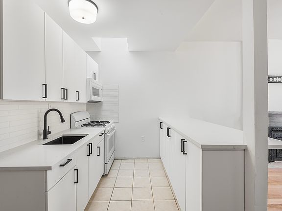 2nd image of 782 Bergen St #5