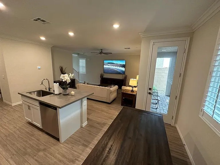 9767 Mojave Mountain St — Photo 8