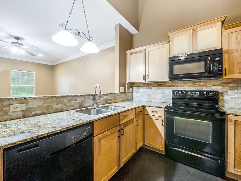 112 Padre Rd — Photo 6