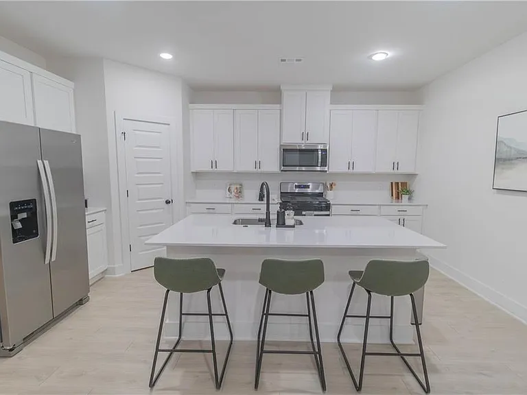 112 S Broyles Ave — Photo 9