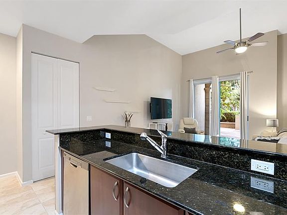 4th image of 403 S Sapodilla Ave APT 102
