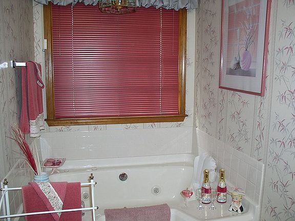 5th image of 3521 Cherry Creek Ct SE