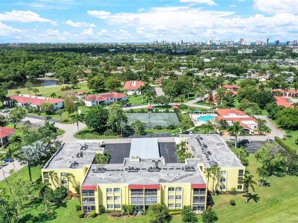 1057 Forest Lakes DR #209, NAPLES, FL 34105