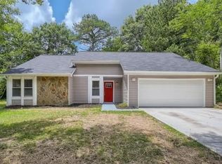1150 Chapman Cir, Stone Mountain, GA 30088