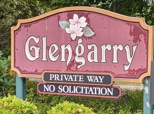 56 Glengarry Dr, Stratham, NH 03885