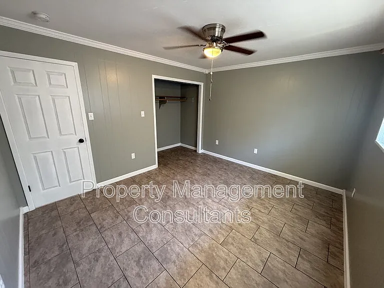 2800 E 10th Ave — Photo 6